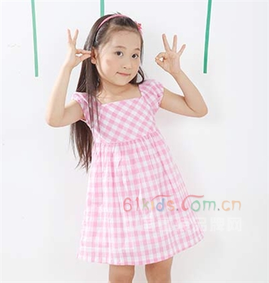 哥米妮夏款连衣裙