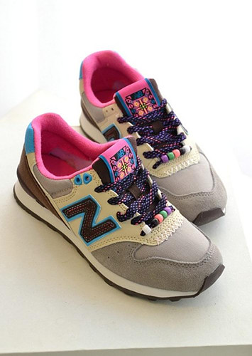 新潮运动鞋舒适穿着 展现朝气与活力