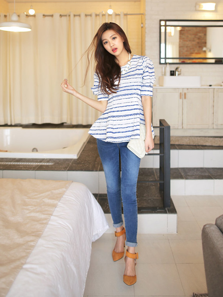 早春时尚条纹衫搭配 知性优雅两不误