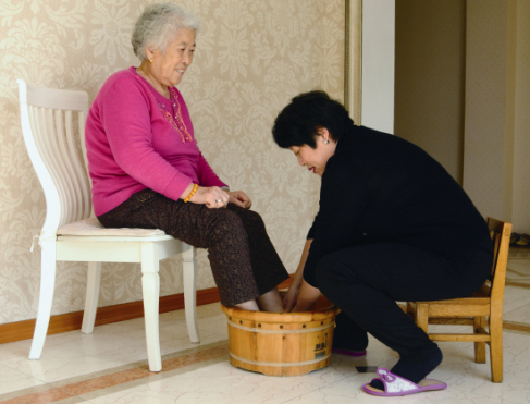 亨达助力青岛举办“孝敬爸妈年启航仪式”