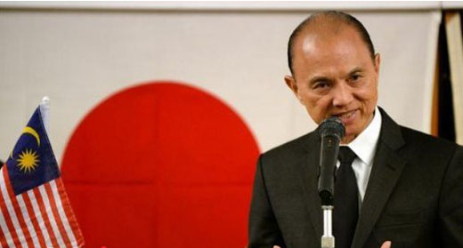 周仰杰Jimmy Choo推新鞋履系列致敬日本福岛手工艺