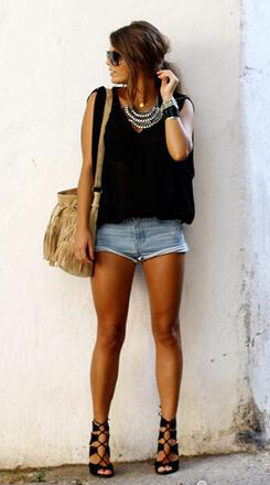 牛仔裙or牛短裤 高跟鞋搭出夏日时髦风