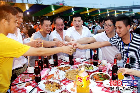 25年的情谊，共同举杯邀明月