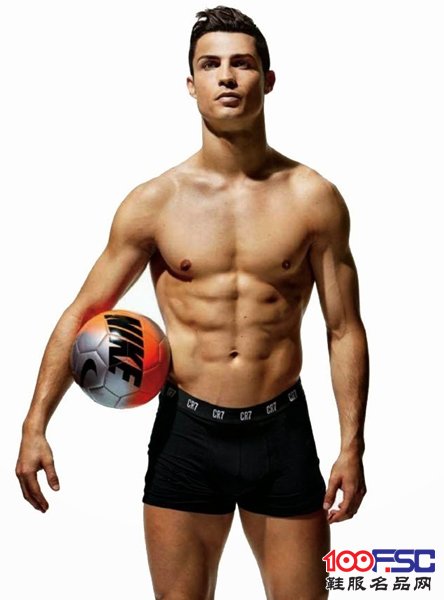 C罗为个人内衣品牌CR7再次推出性感写真