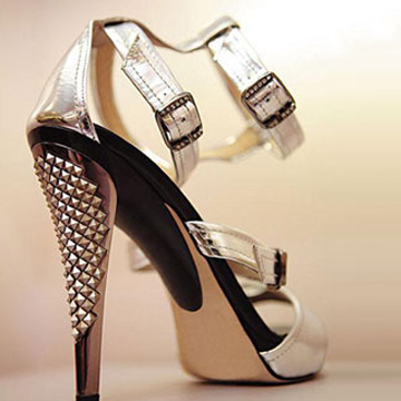 奢侈鞋履品牌周仰杰Jimmy Choo全面披露IPO计划