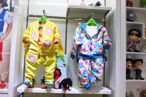 蜡笔小新店面展示