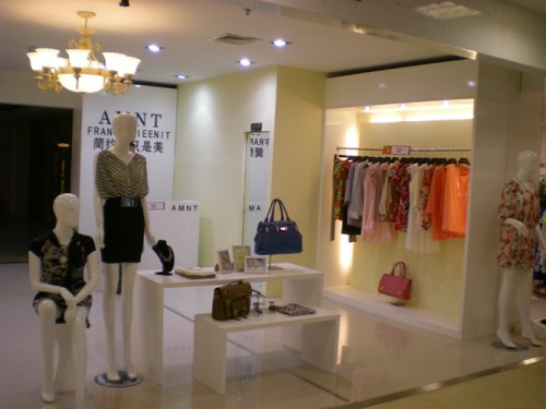 艾梅尼特女装店面形象展示