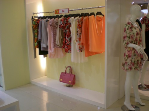 艾梅尼特女装店面形象展示