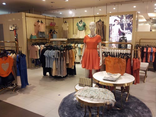 艾梅尼特女装店面形象展示
