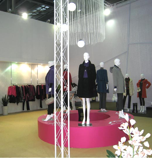 雷鸟radarbird女装店面形象展示