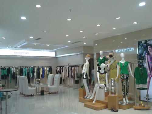 哥邦女装店店面形象图片