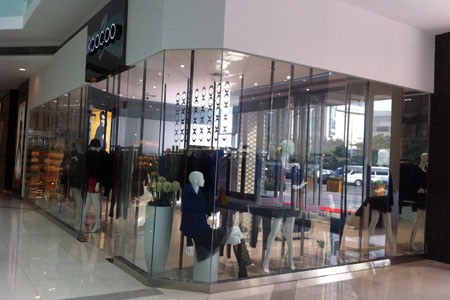 艾蔻.姗女装店店面形象展示