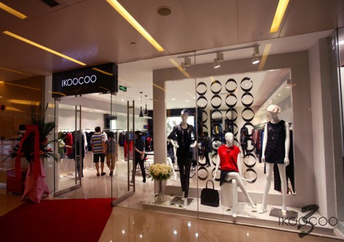 艾蔻.姗女装店店面形象展示