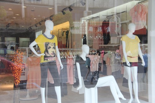 女生前线女装店