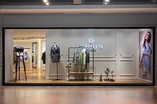 如缤店面陈列-右橱窗