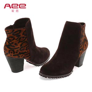 AEE/爱意女款靴子秋冬 牛皮拼接粗跟短靴豹纹时装靴