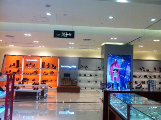 莱尔斯丹店面形象展示