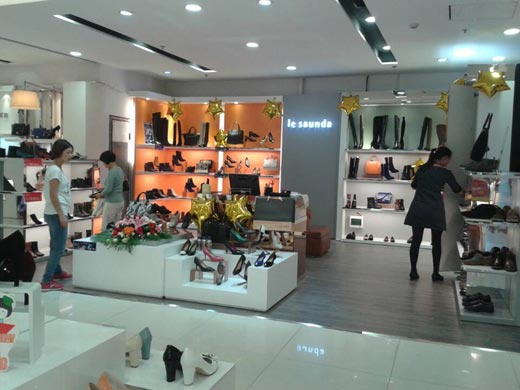 莱尔斯丹店面形象展示