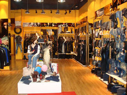 野狼牛仔店面形象展示