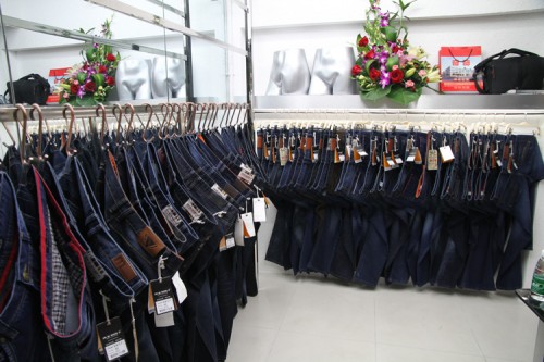 金奇王子牛仔店店面形象