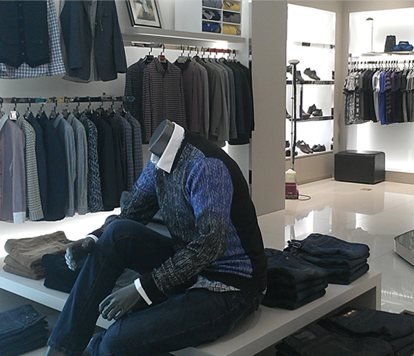 依米奴男装店面形象