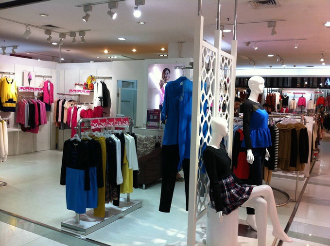 东莞市东城东纵大道地王广场彩怡百货二楼可媚专柜