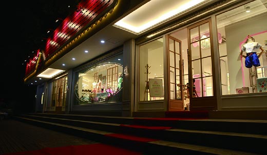 IDVE 店铺内部陈列