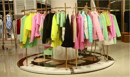 IDVE 店铺内部陈列