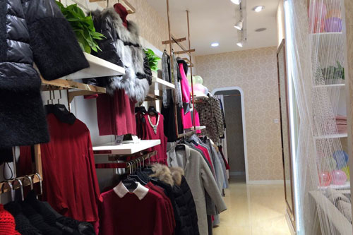 人间四月天RAINY APRIL店面形象