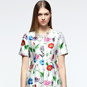 伊华欧秀2015春装新款连衣裙气质甜美大花短袖前短后长印花连衣裙