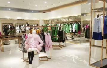 弗卡女装加盟|陈列技巧：服装陈列的色彩如何搭配？