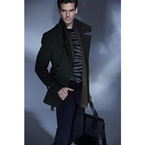 惟威双排军旅短大衣