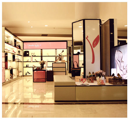 维妮雅•梦拉店面形象展示