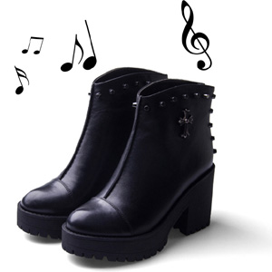 阿么秋冬时尚新品真皮短靴个性铆钉舒适防水台松糕跟靴子坡跟女靴