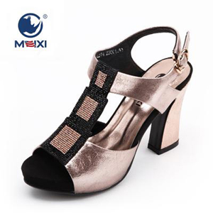 金犀 牛新款 时尚 女鞋