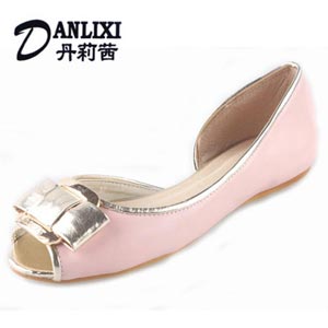 丹莉茜新品日韩甜美范 超美店主自留鱼嘴平跟鞋侧空女凉鞋