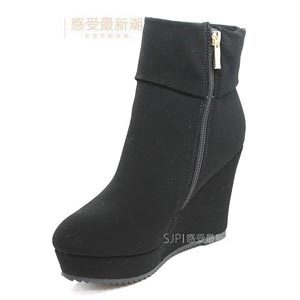 金鼠王冬新款女靴子坡跟短筒靴矮靴磨砂加绒女鞋靴