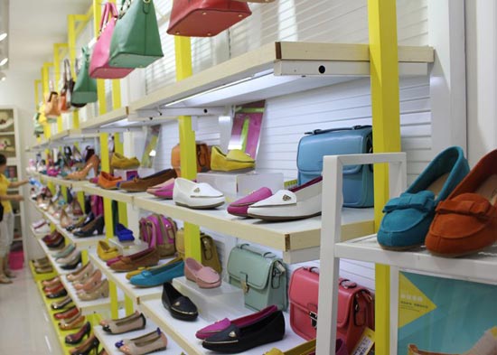 路尚鞋业实体店铺形象展示