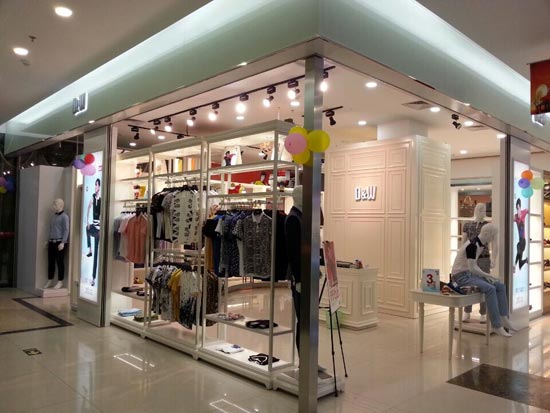 D&W广州新都汇一楼店面形象