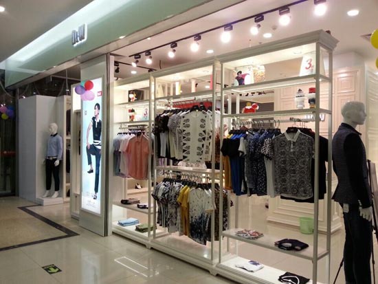 D&W广州新都汇一楼店面形象