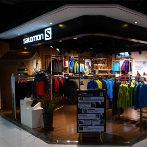 Salomon萨洛蒙上海新世界百货店