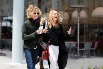 随性洒脱的她们也有精心打扮的时候