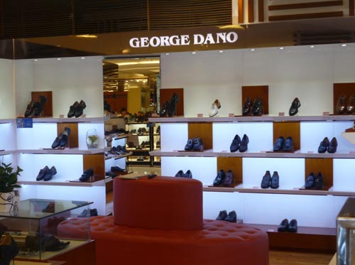 乔治丹奴郑州丹尼斯花园店