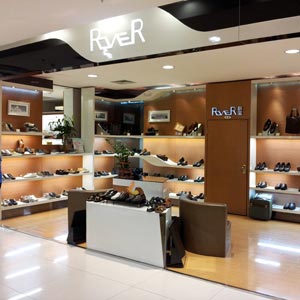 皮尔卡丹店面形象展示