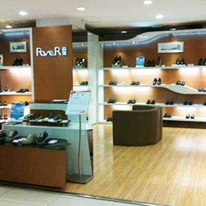 皮尔卡丹店面形象展示