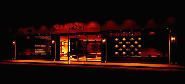 爵狮帝尼橱窗店面