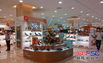 女鞋行业酝酿变局“真品牌”仙妮特女鞋加盟品牌成“大赢家”