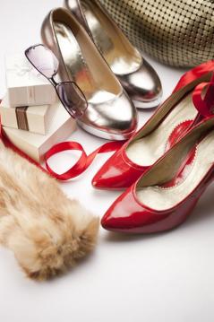 加盟鞋业折扣店 首选百丽爱思品牌