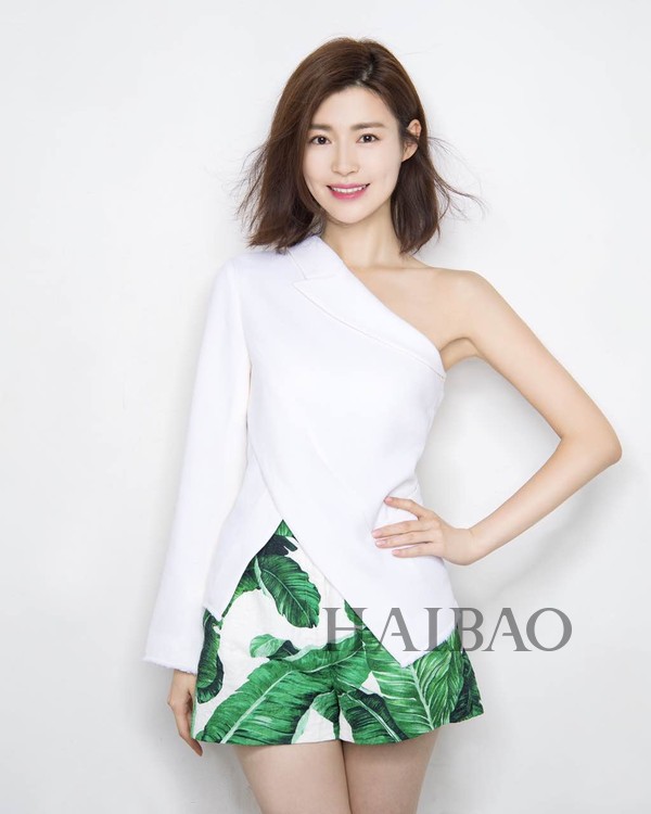 清纯系美女卢杉