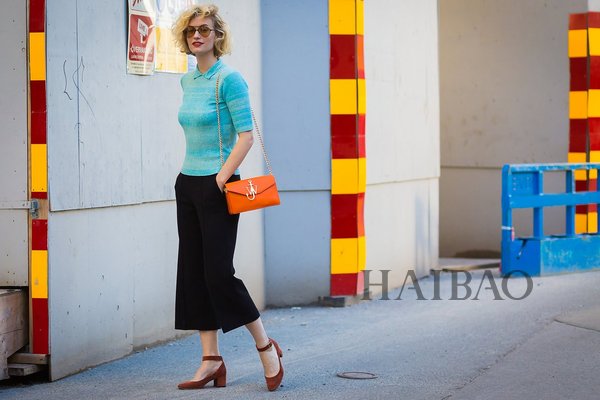 时尚博主萨妮塔·摩根 (Zanita Morgan) 2017春夏斯特哥尔摩时装周秀场外街拍